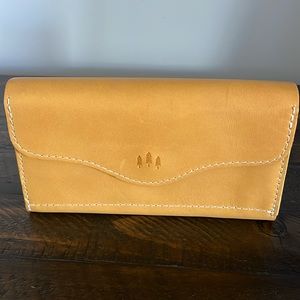 🌻 Portland Leather Goods Large Bozeman Wallet in Sunflower, Premium, New.